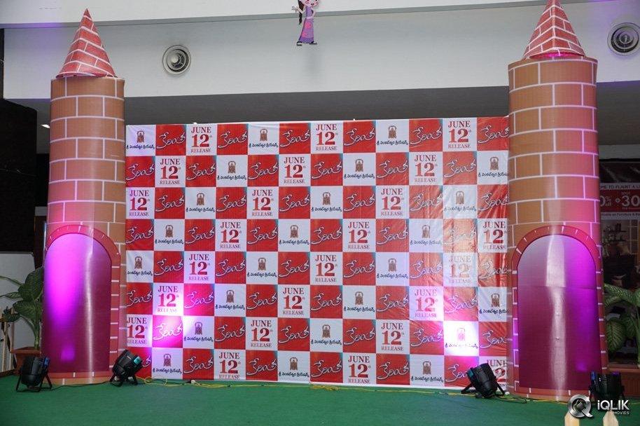 Kerintha-Movie-Team-at-Manjeera-Mall-Kukatpally